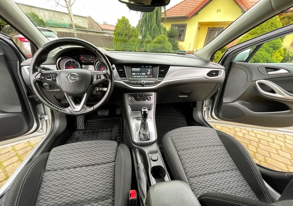Opel Astra cena 31900 przebieg: 299876, rok produkcji 2018 z Będzin małe 137